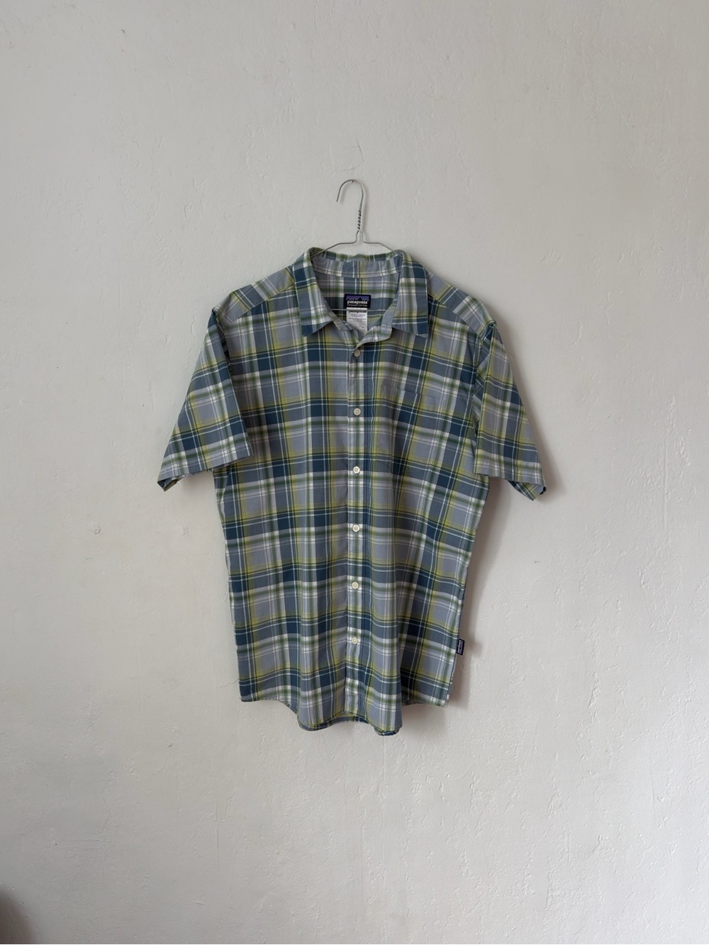 Patagonia Organic Cotton Short Sleeve Blue & Green Plaid Shirt Men’s Medium